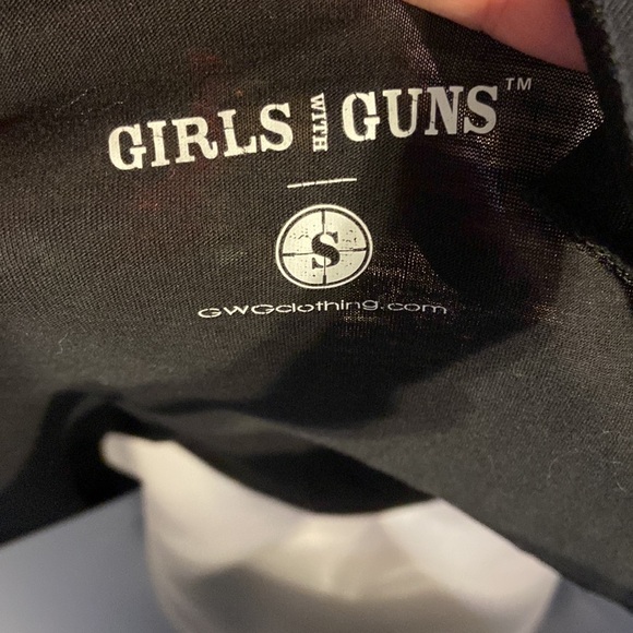 𝅺GIRLS with Guns Racerback black and pink deer skull Tank top - Picture 5 of 6